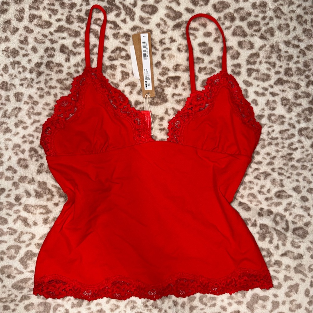 SOLD!!!!! SKIMS Fits Everybody Triangle Lace Cami Cayenne - Small NWT